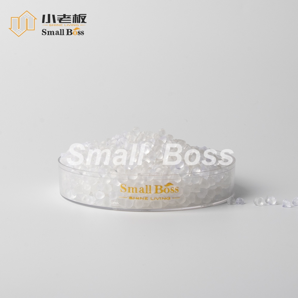 Transparent and low odor soft PVC Compound for table mats with anti-scalding and anti-fouling properties